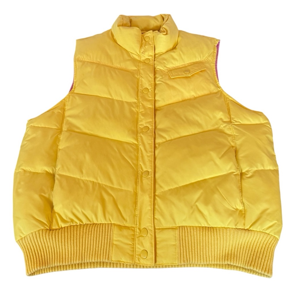 GAP Womens Puffer Vest Sleeves less Jacket Button Frot Size XL‎ Color Yellow
